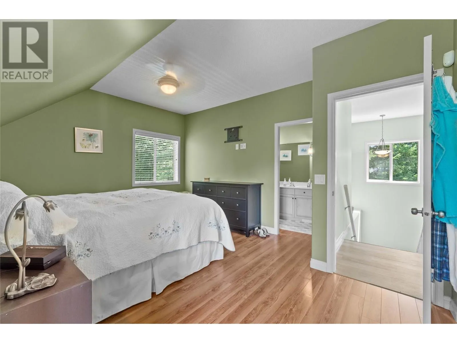33 Old Town Road