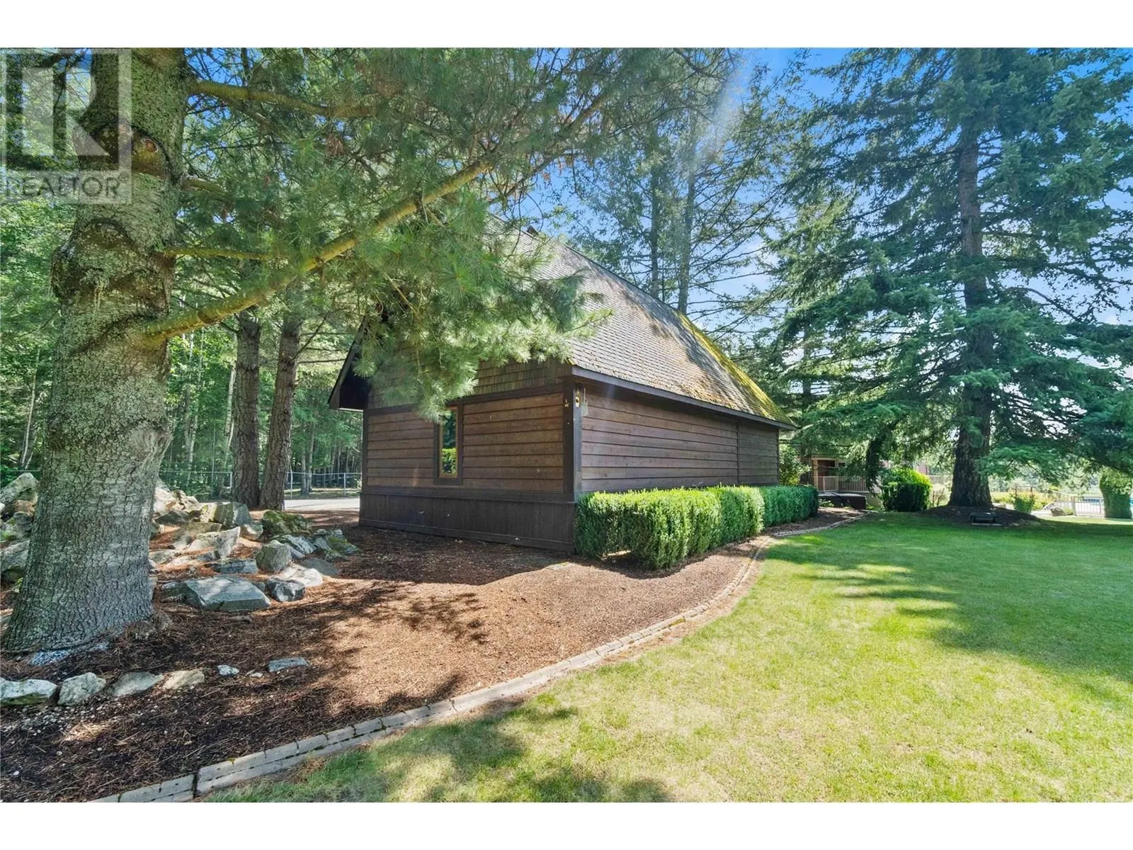 33 Old Town Road