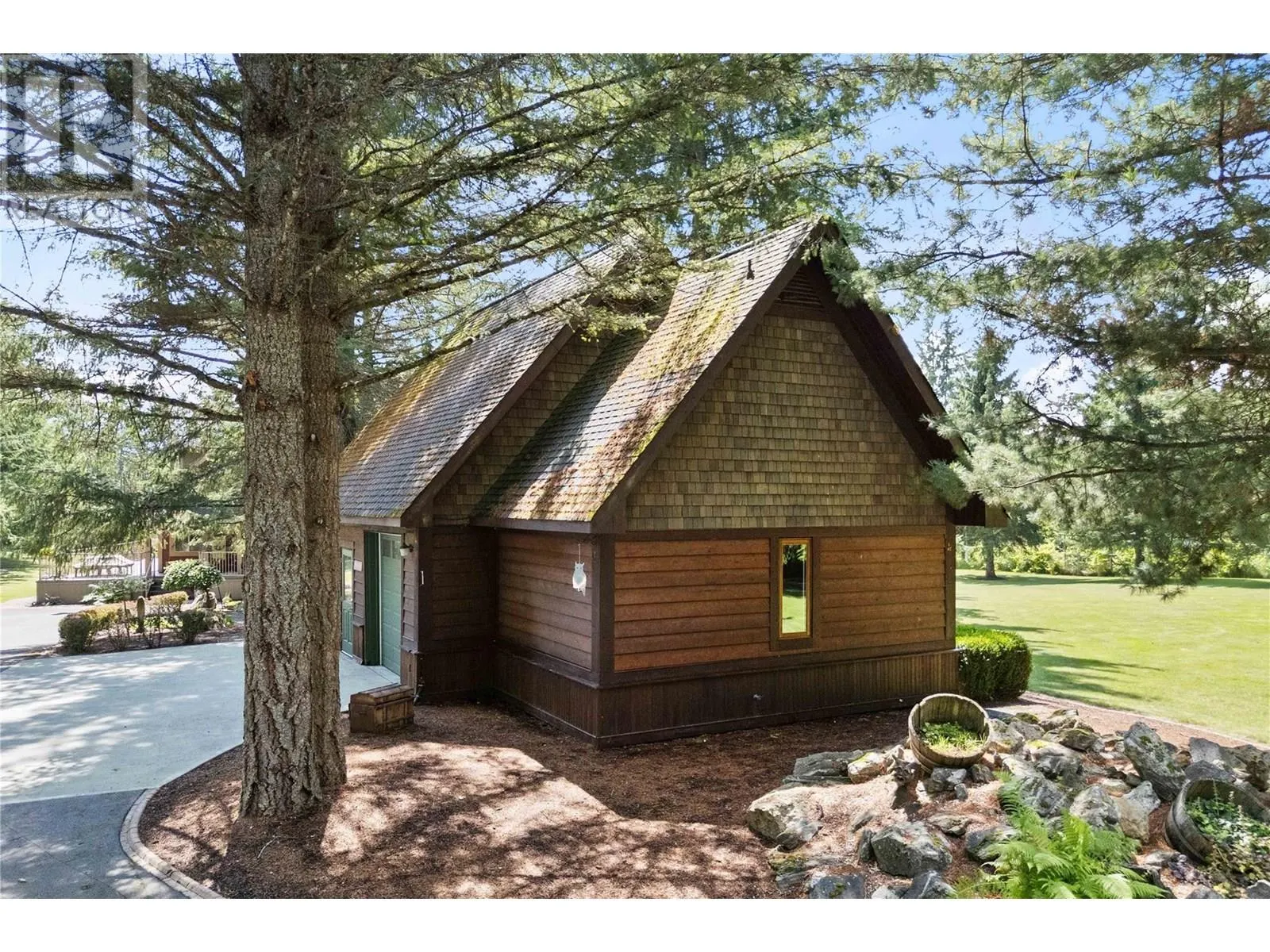 33 Old Town Road