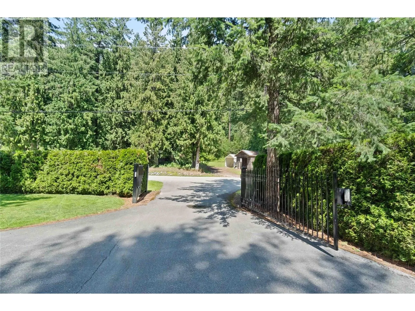 33 Old Town Road