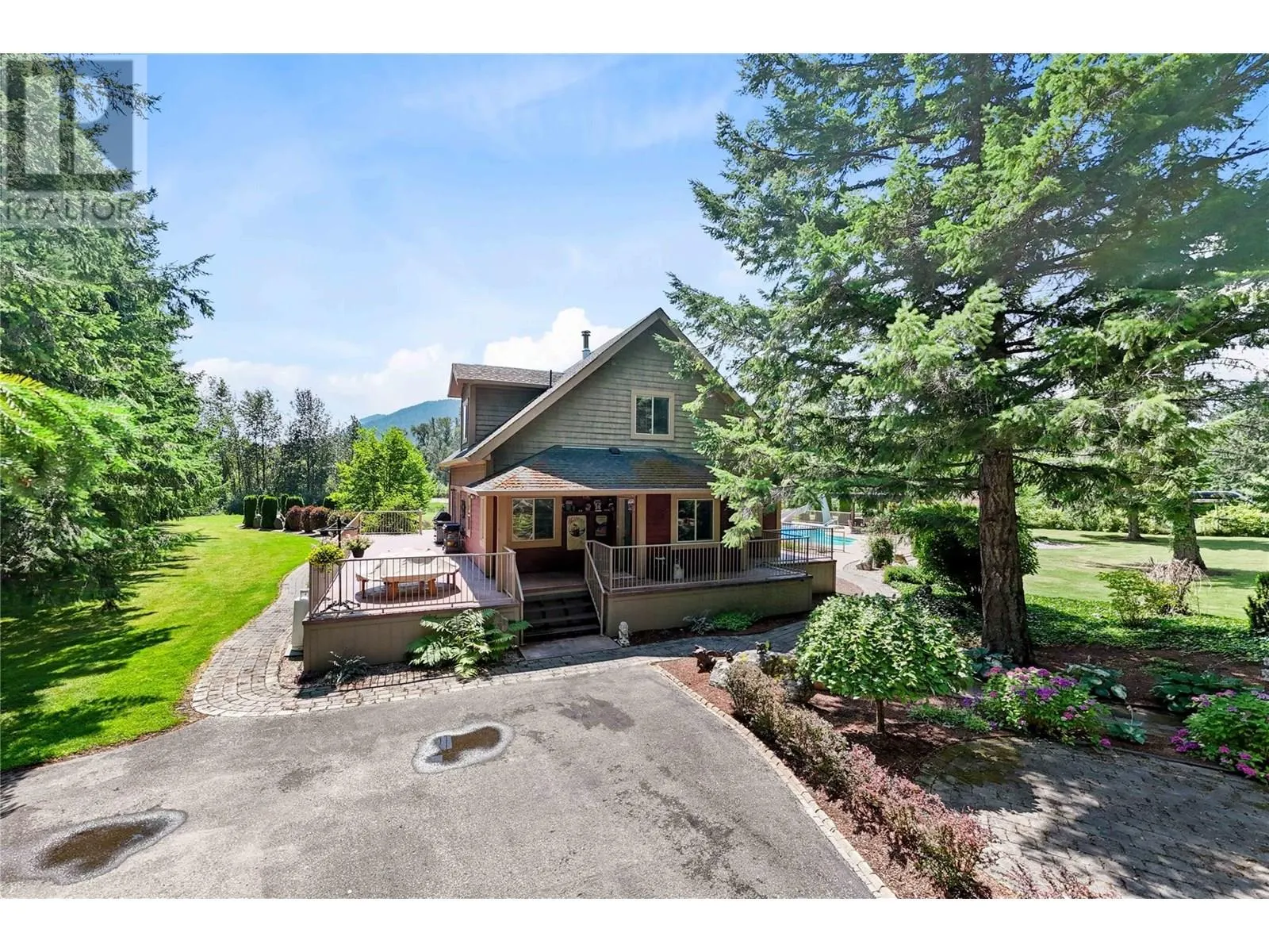 33 Old Town Road