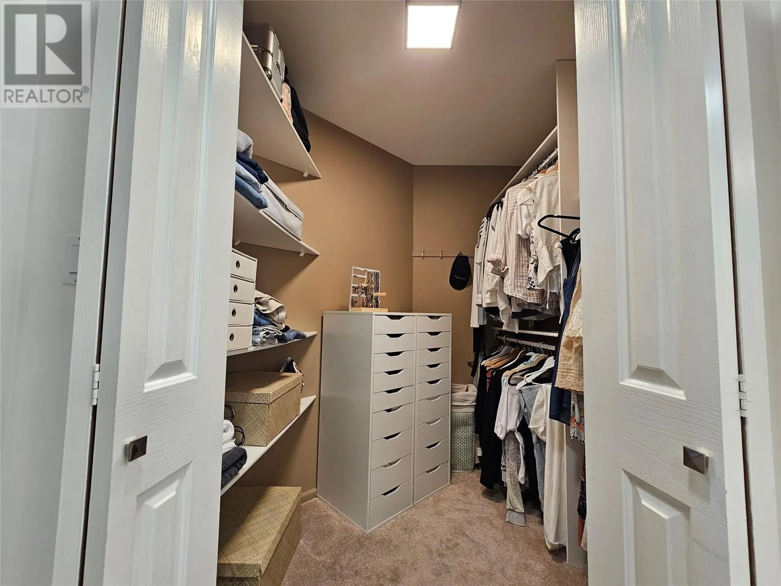 8907 Pineo Court Unit# 70