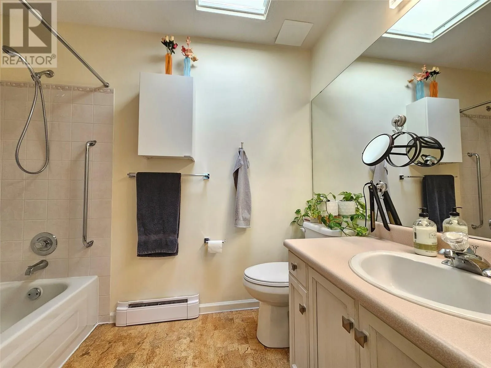 8907 Pineo Court Unit# 70
