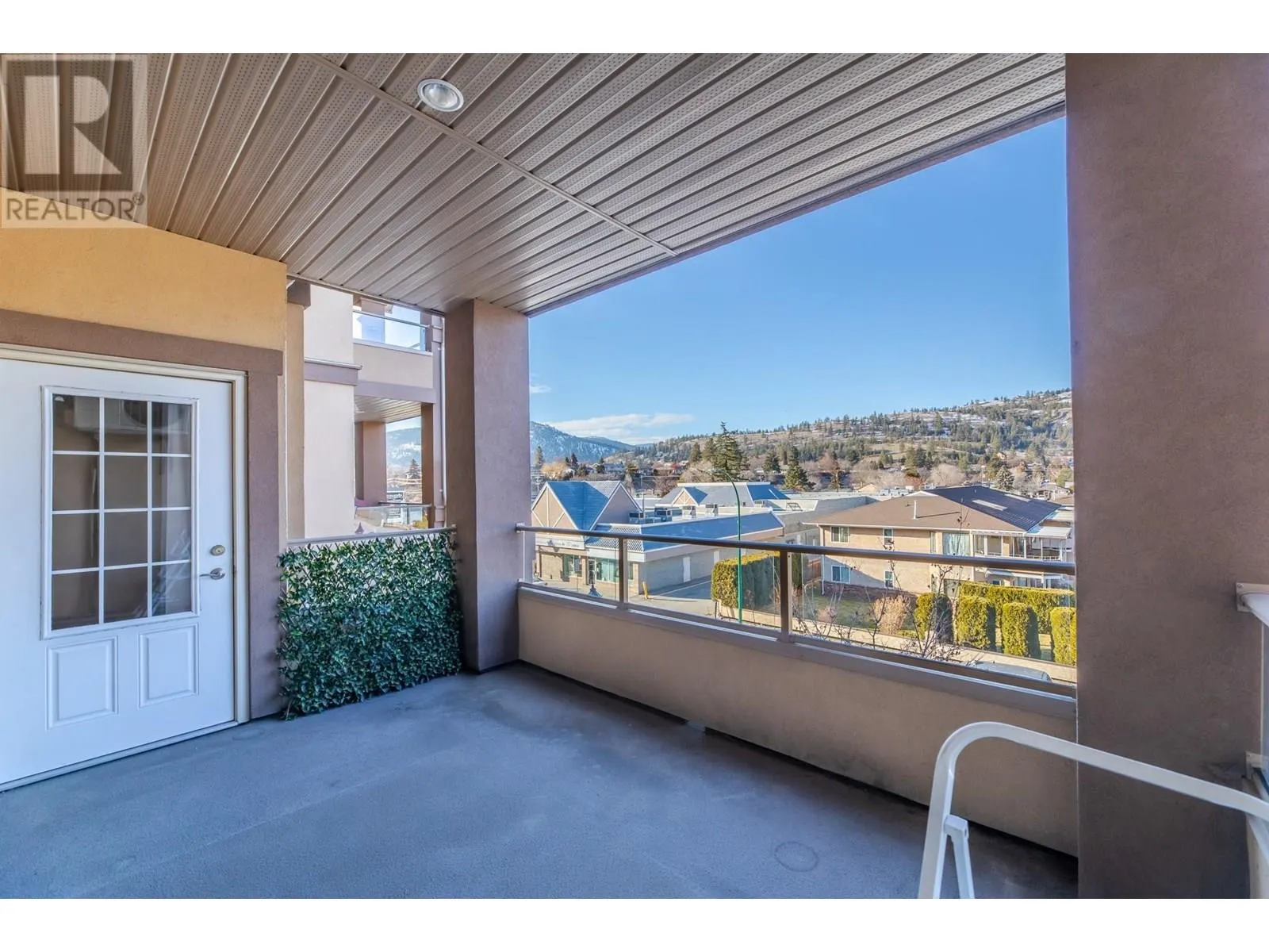 13615 VICTORIA Road Unit# 313