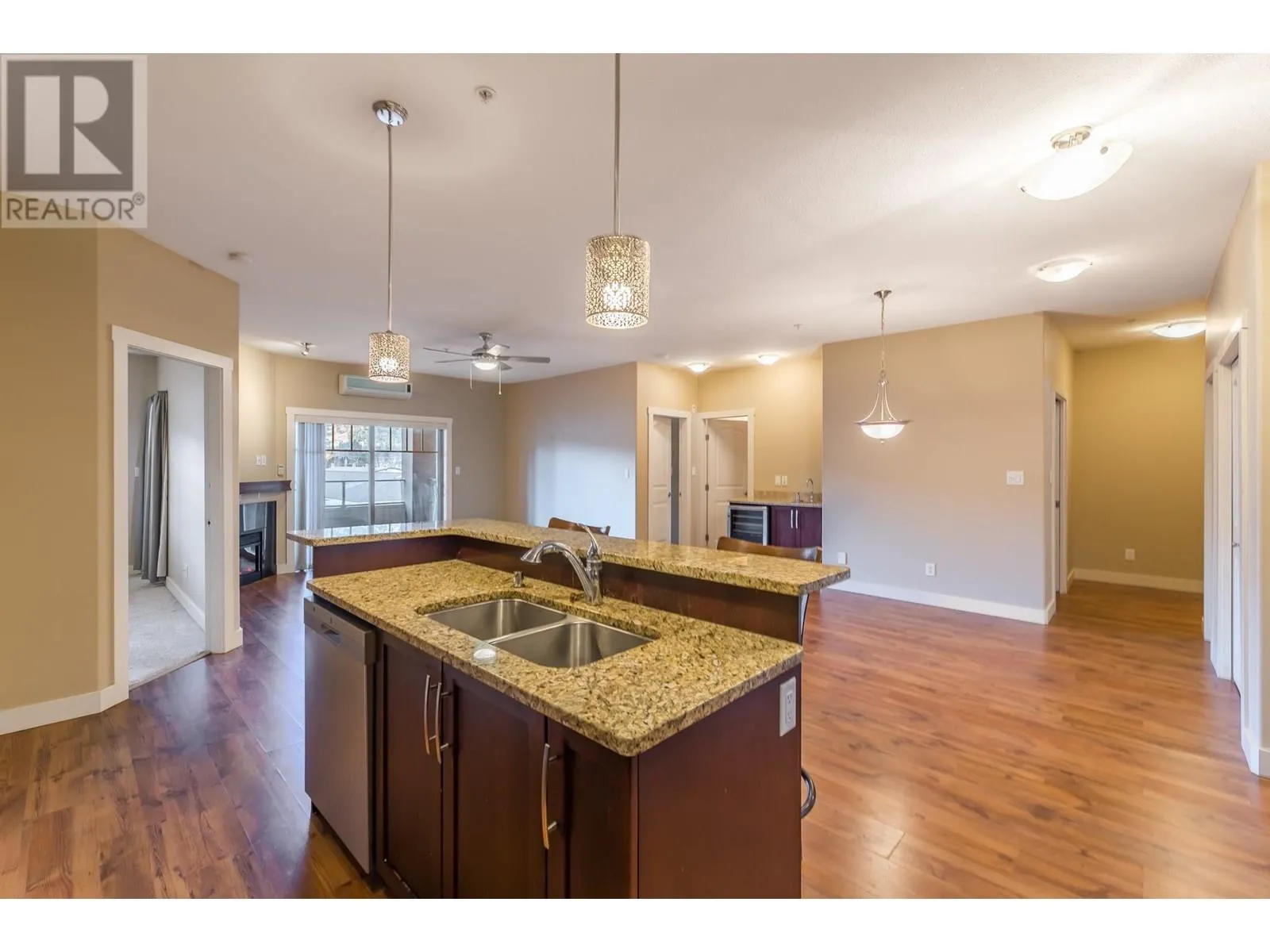 13615 VICTORIA Road Unit# 313