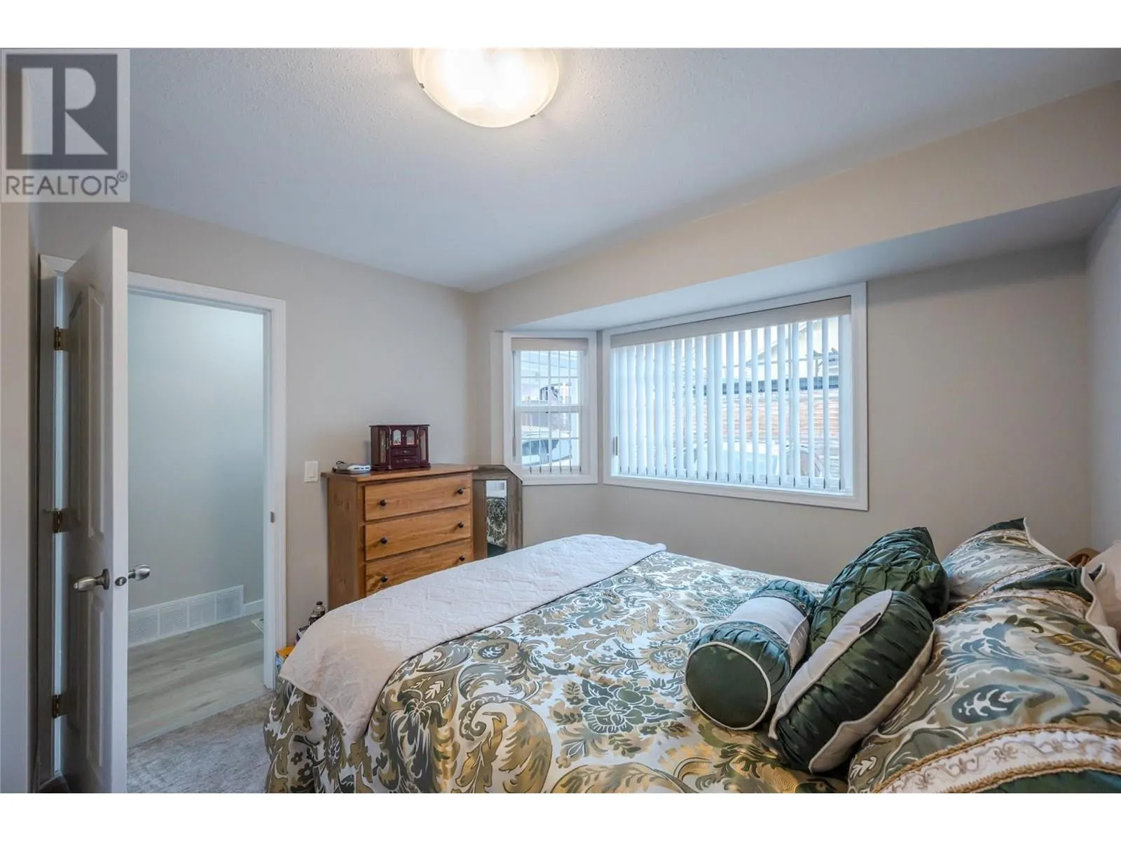 14615 Victoria Road N Unit# 3
