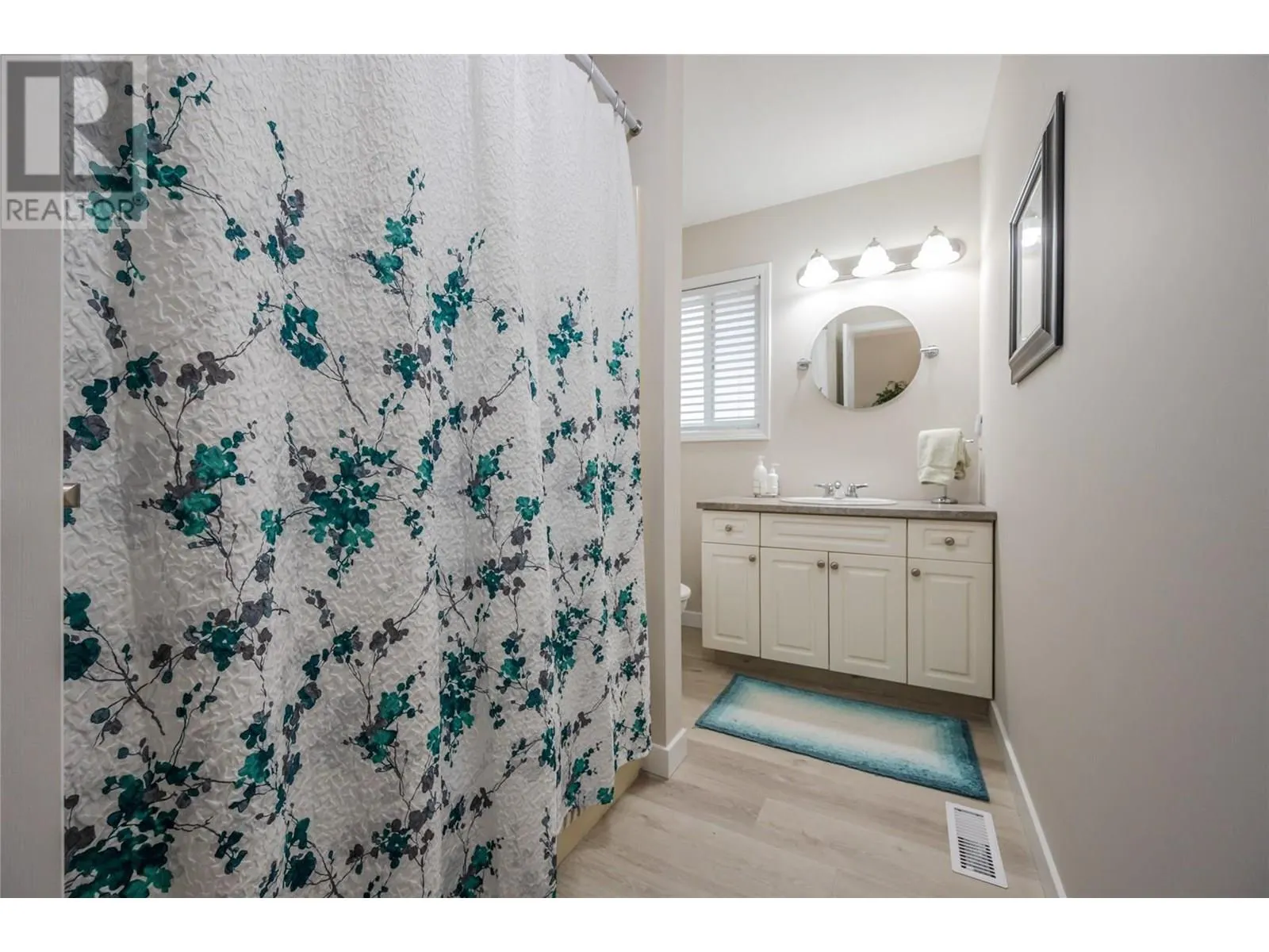 14615 Victoria Road N Unit# 3