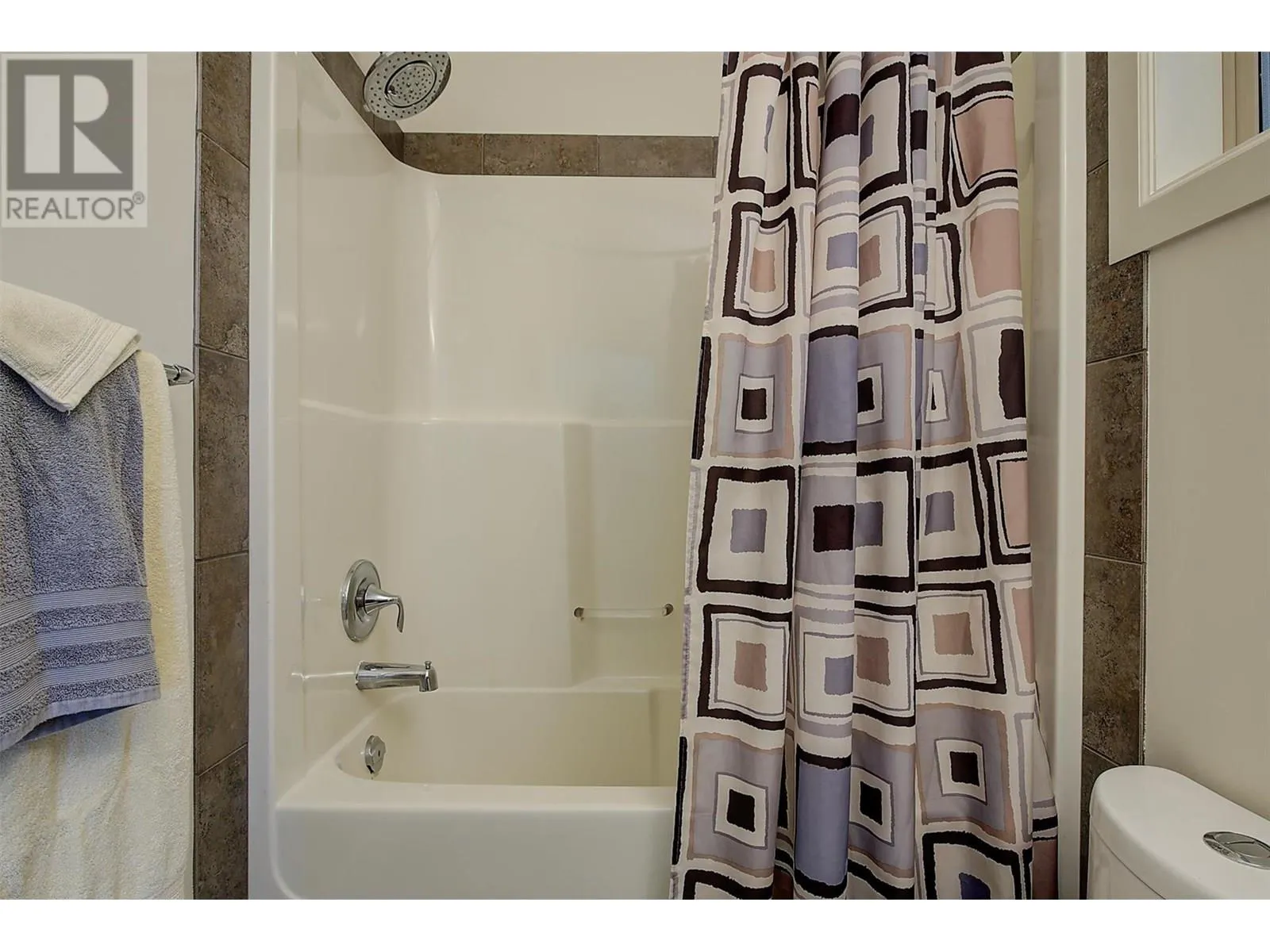 2190 Alvarado Trail