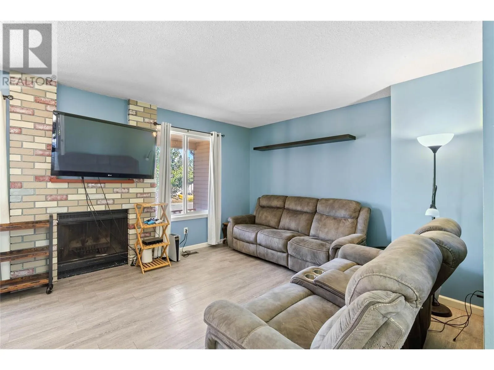 265 HOLLYBURN Drive