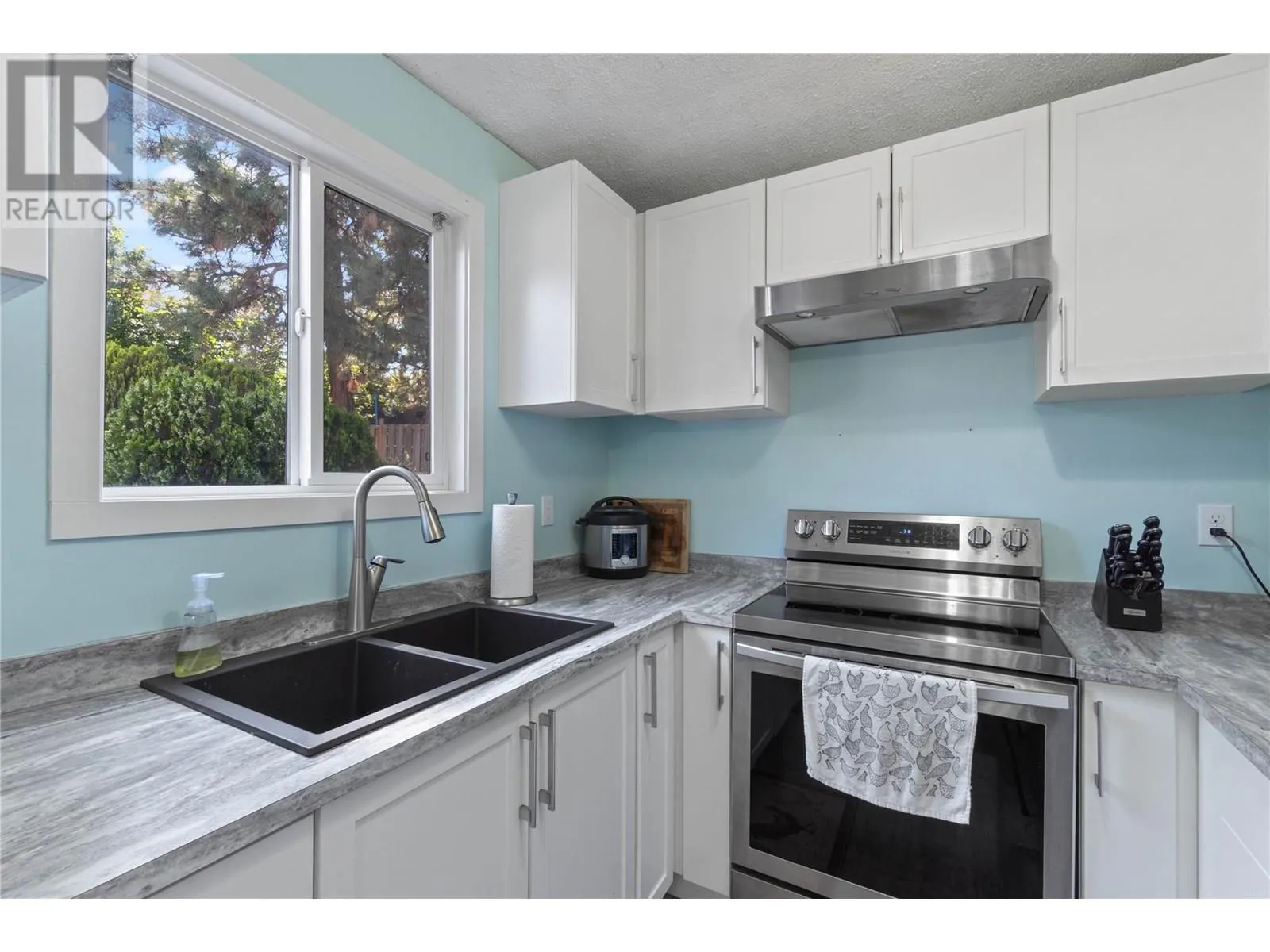265 HOLLYBURN Drive