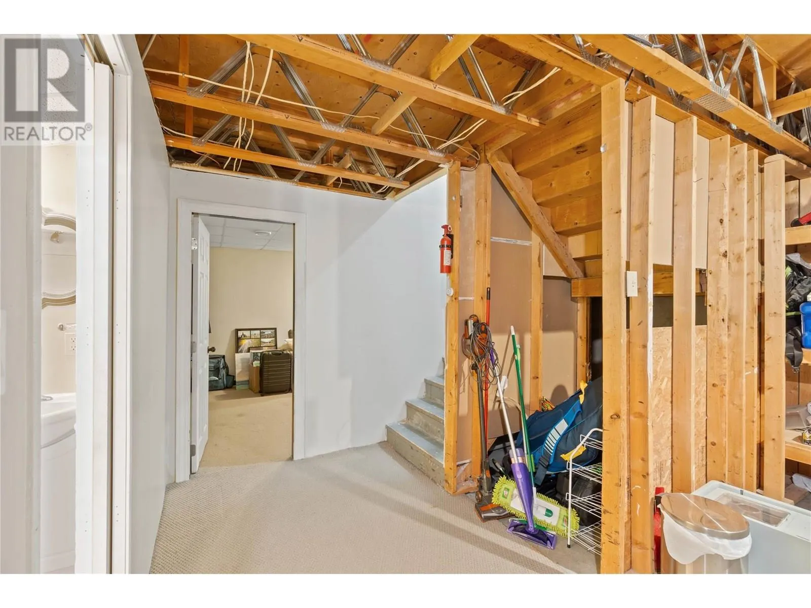 265 HOLLYBURN Drive