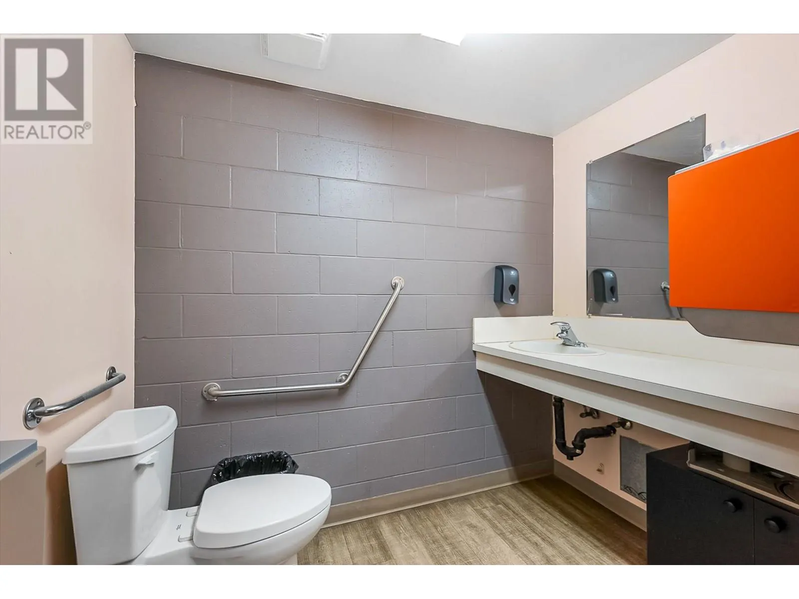 3101 6 Highway Unit# 104