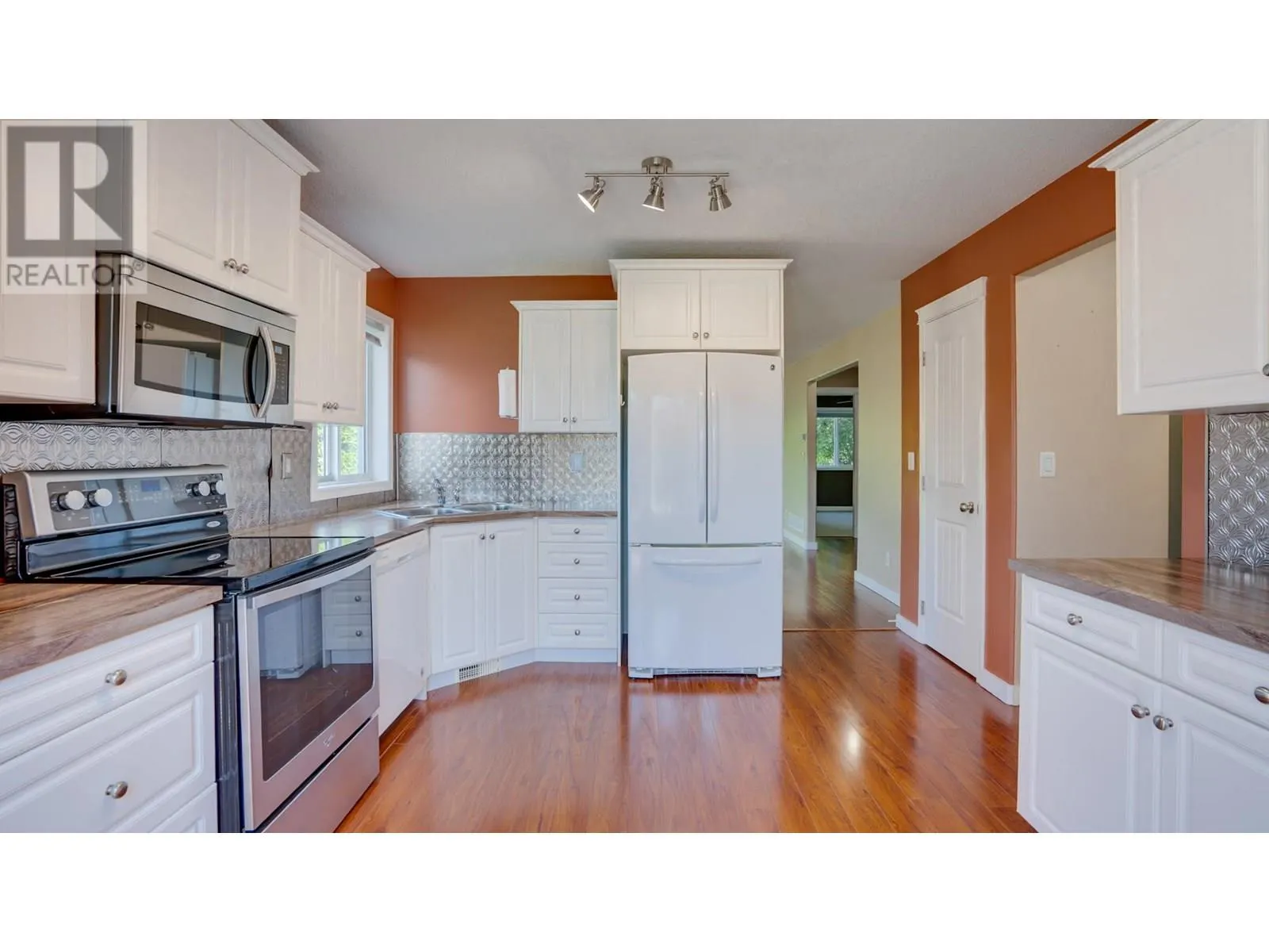 5200 25 Avenue Unit# 8