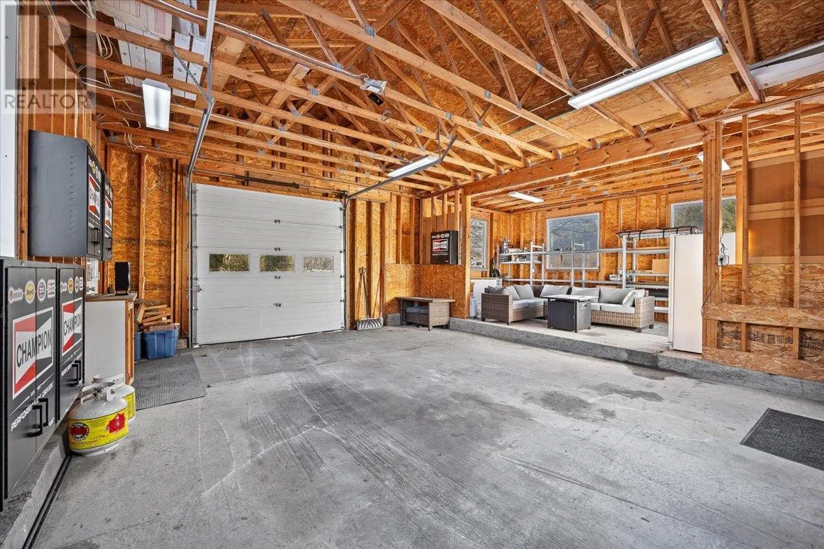 2269 Solsqua Road