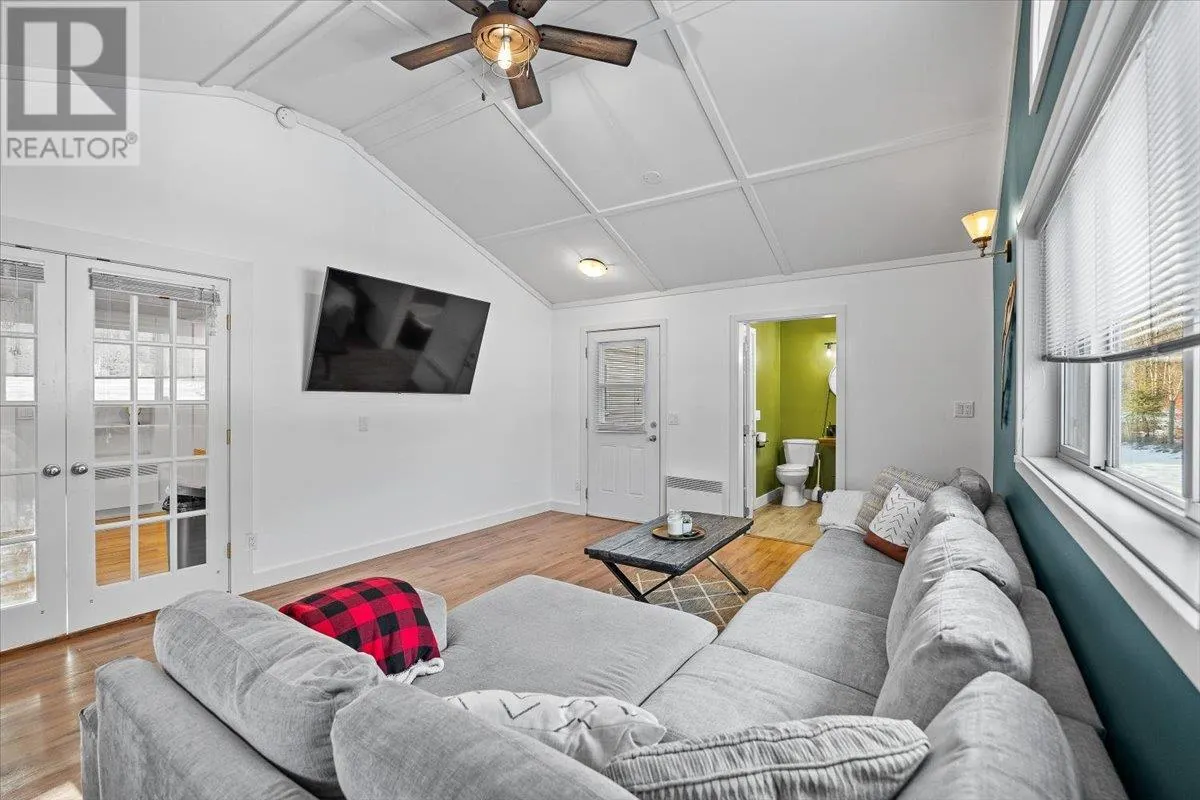 2269 Solsqua Road