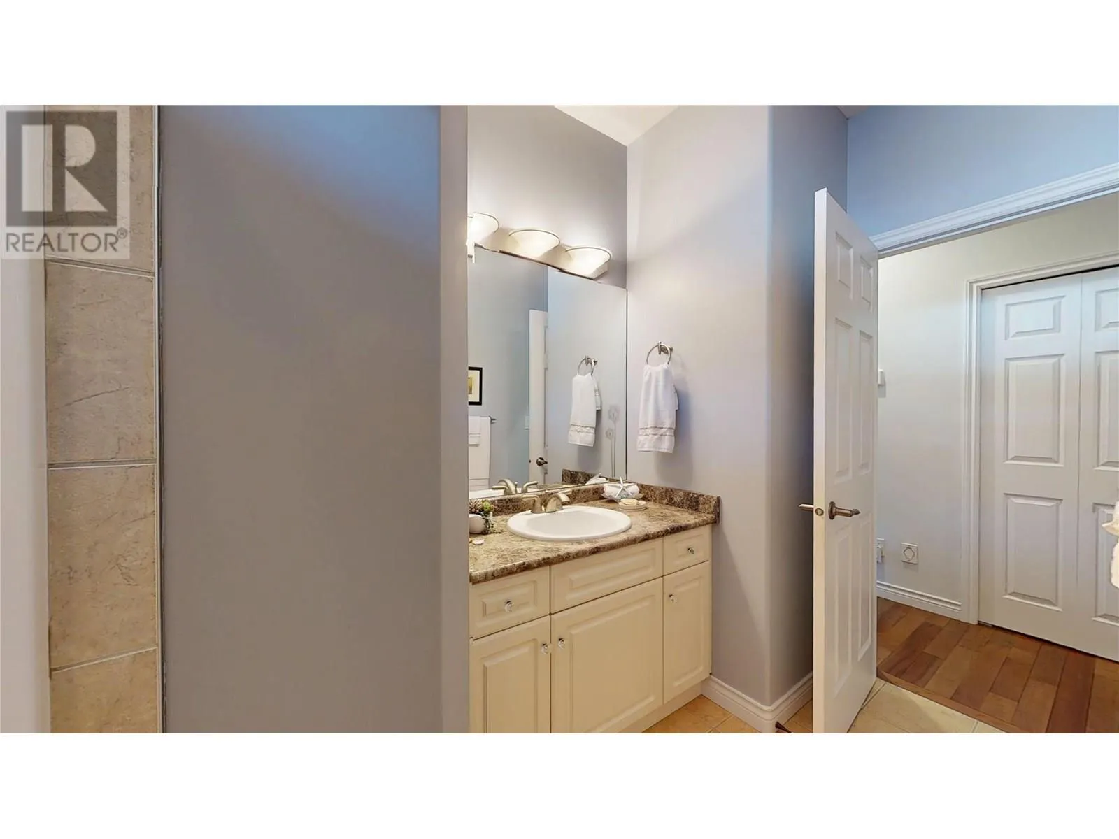 2523 Golf View Crescent