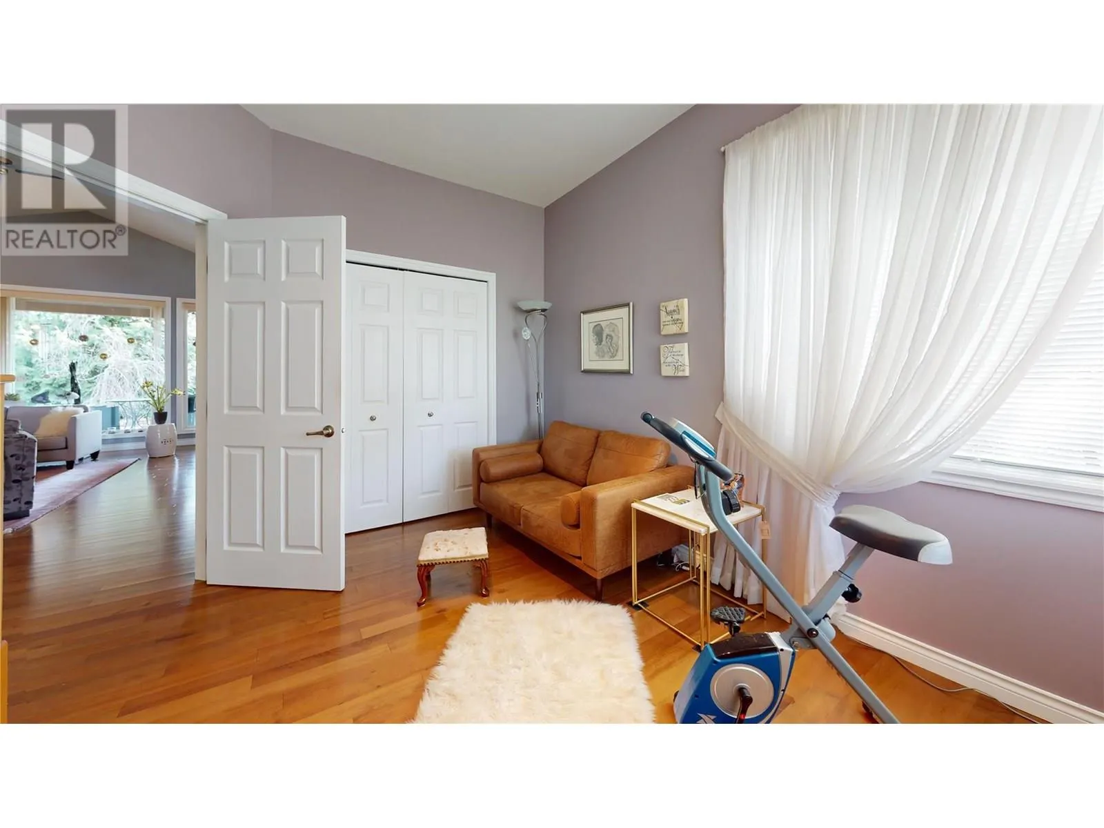2523 Golf View Crescent