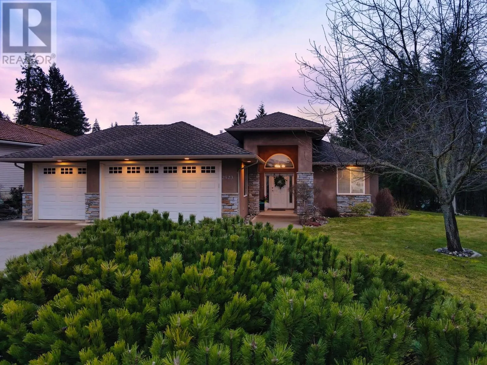 2523 Golf View Crescent