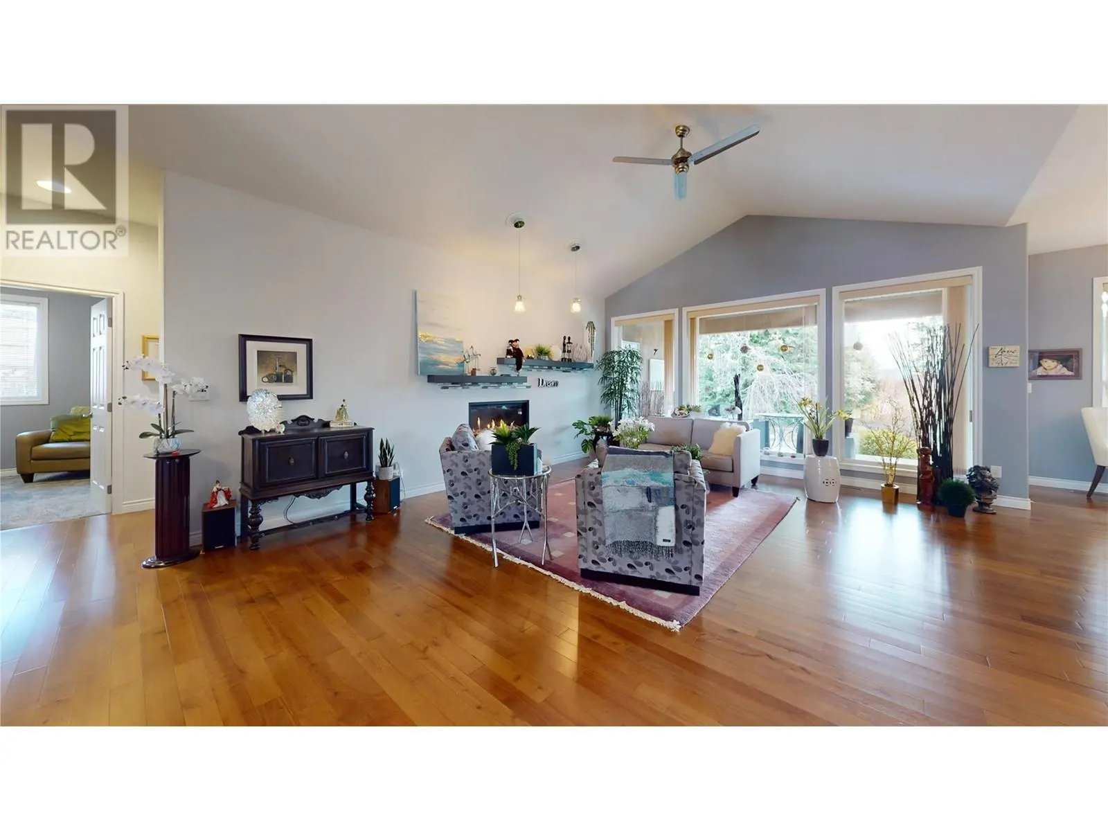 2523 Golf View Crescent