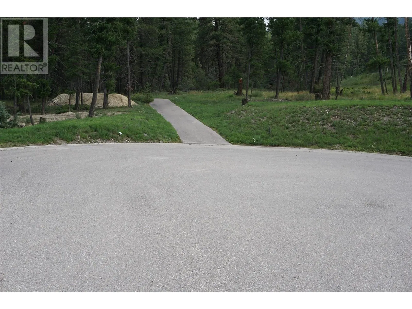 EAGLEBROOK Court Lot# 11