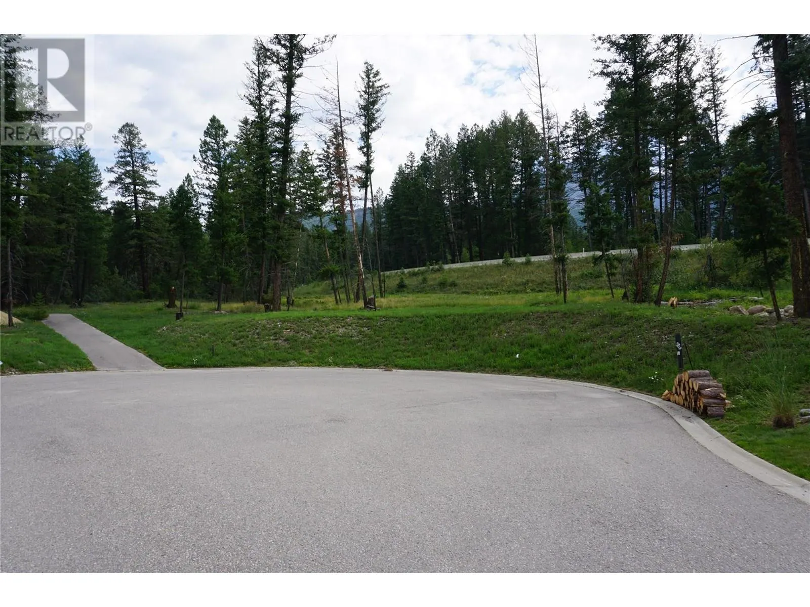 EAGLEBROOK Court Lot# 11