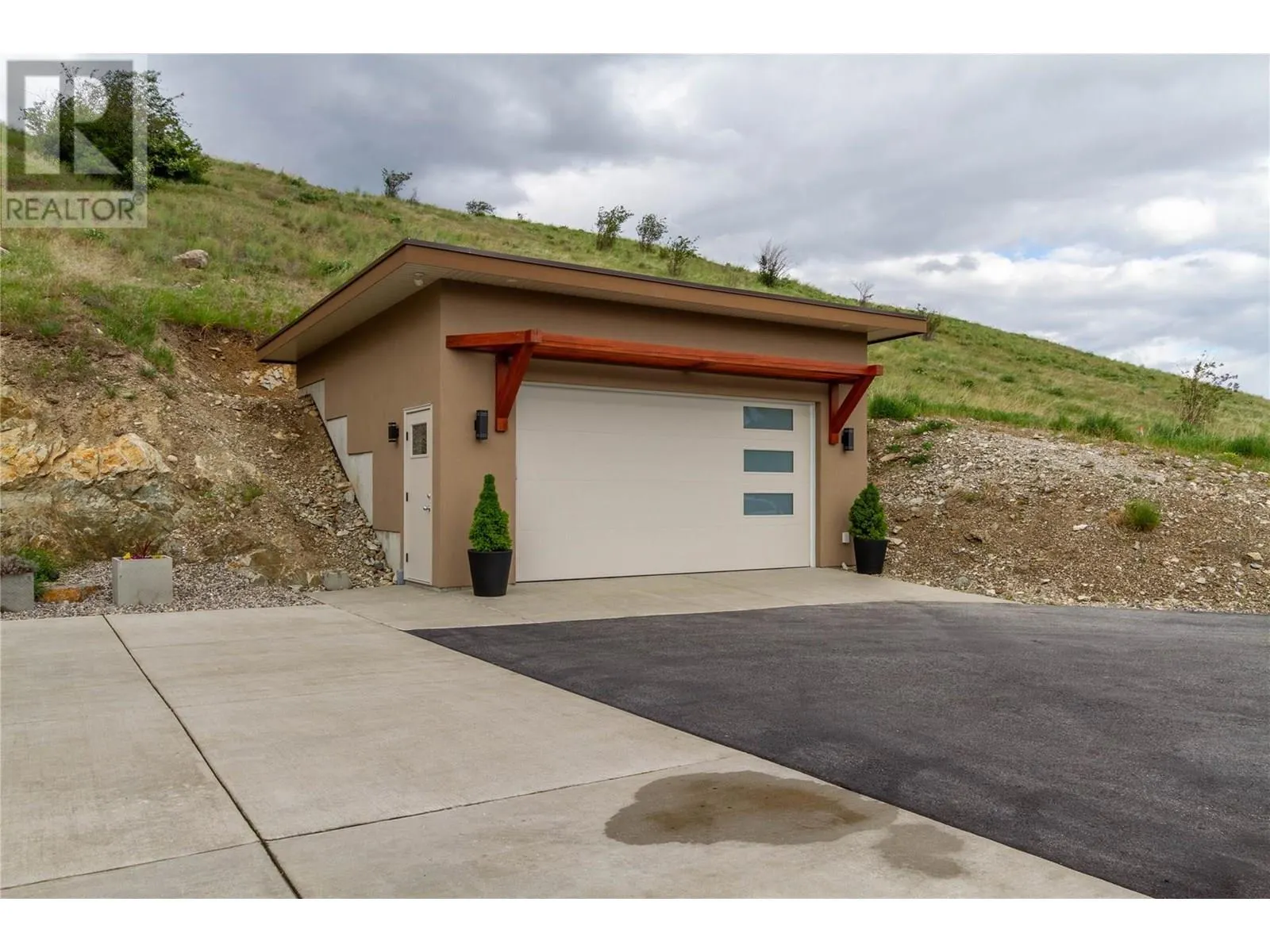 56 Ravine Drive