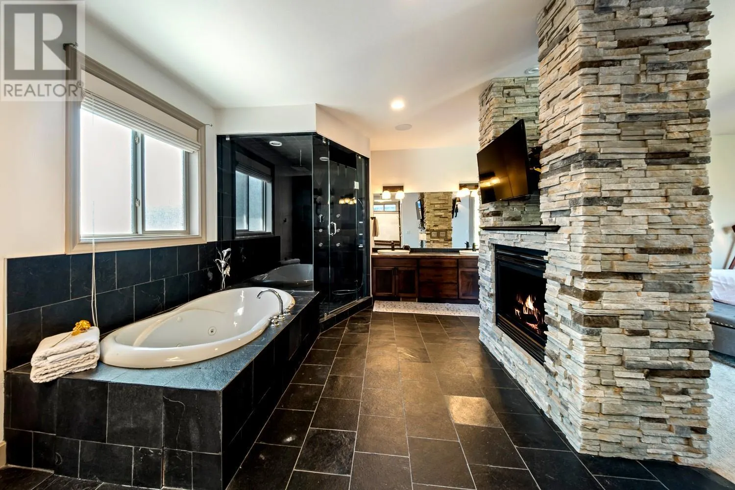 1125 Henderson Drive