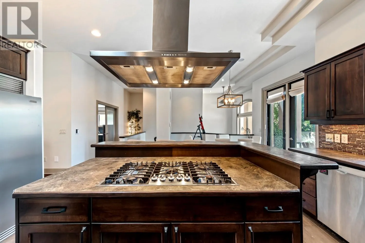 1125 Henderson Drive