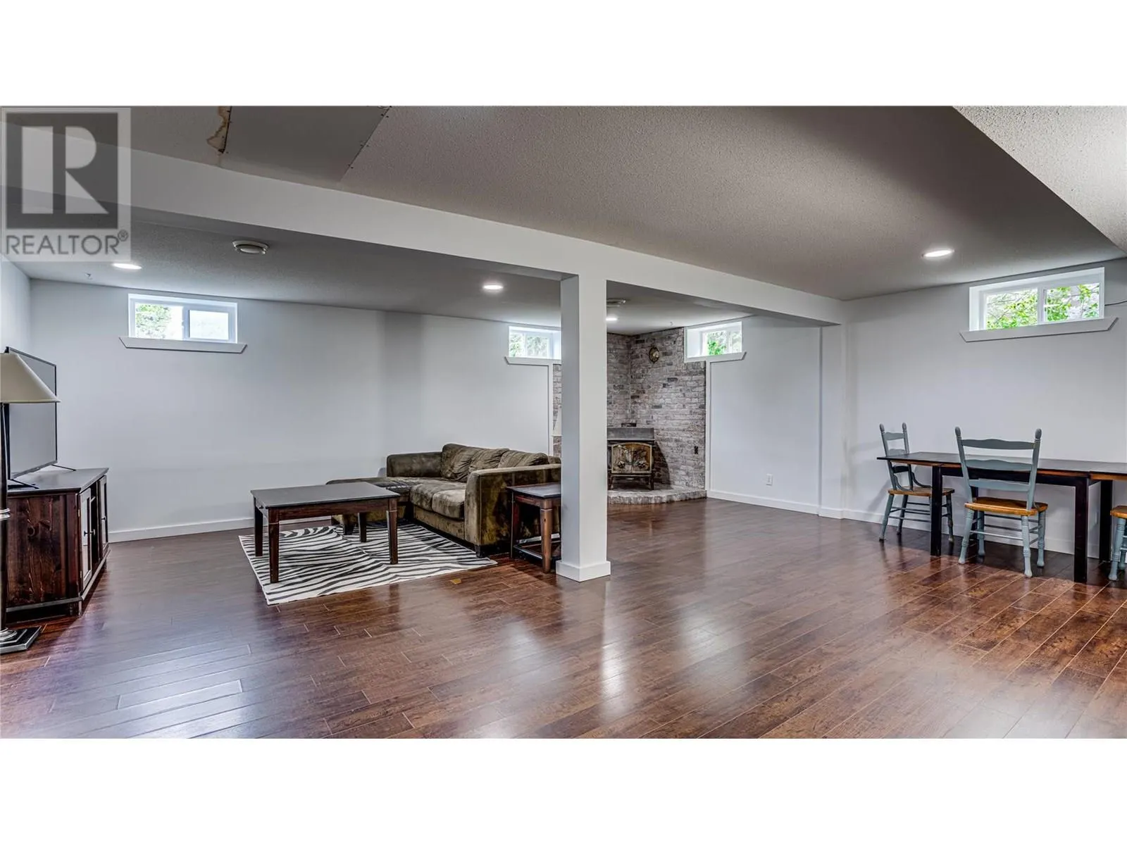 4615 Pleasant Valley Road