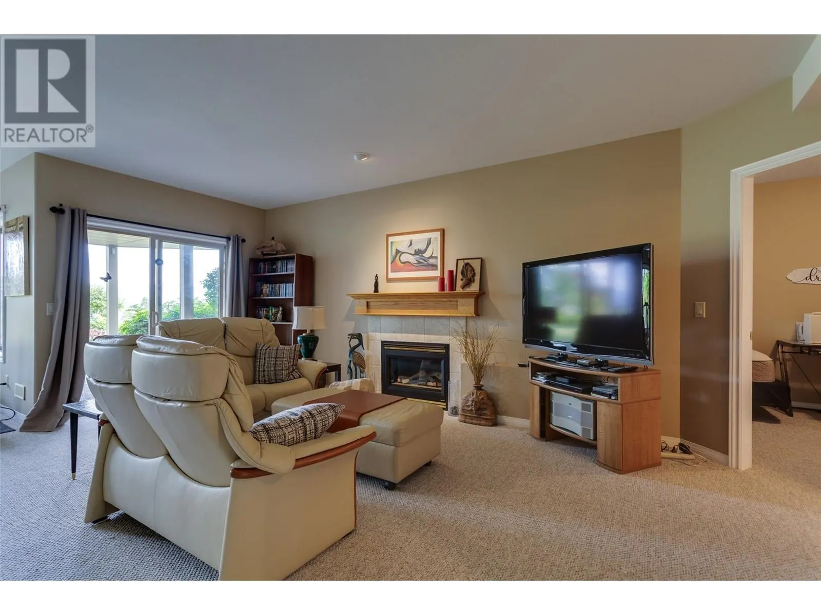 4074 Gellatly Road Unit# 221