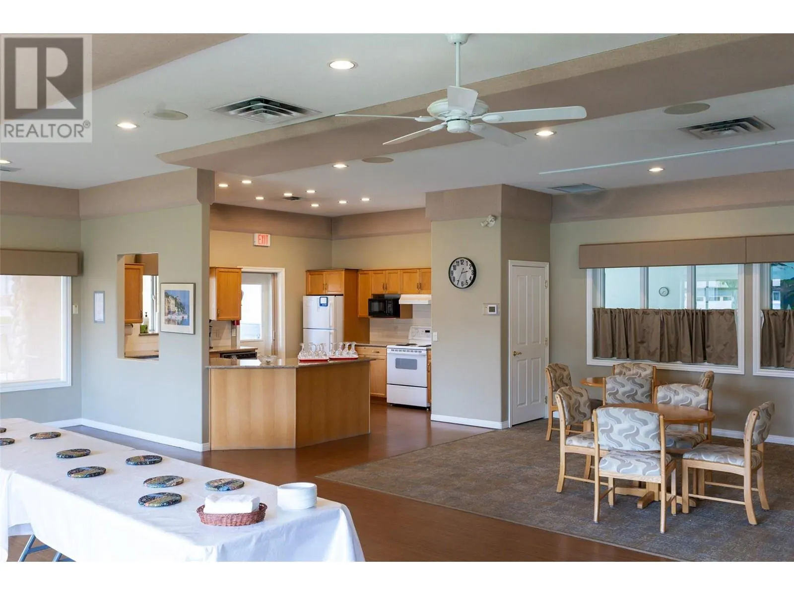 4074 Gellatly Road Unit# 221