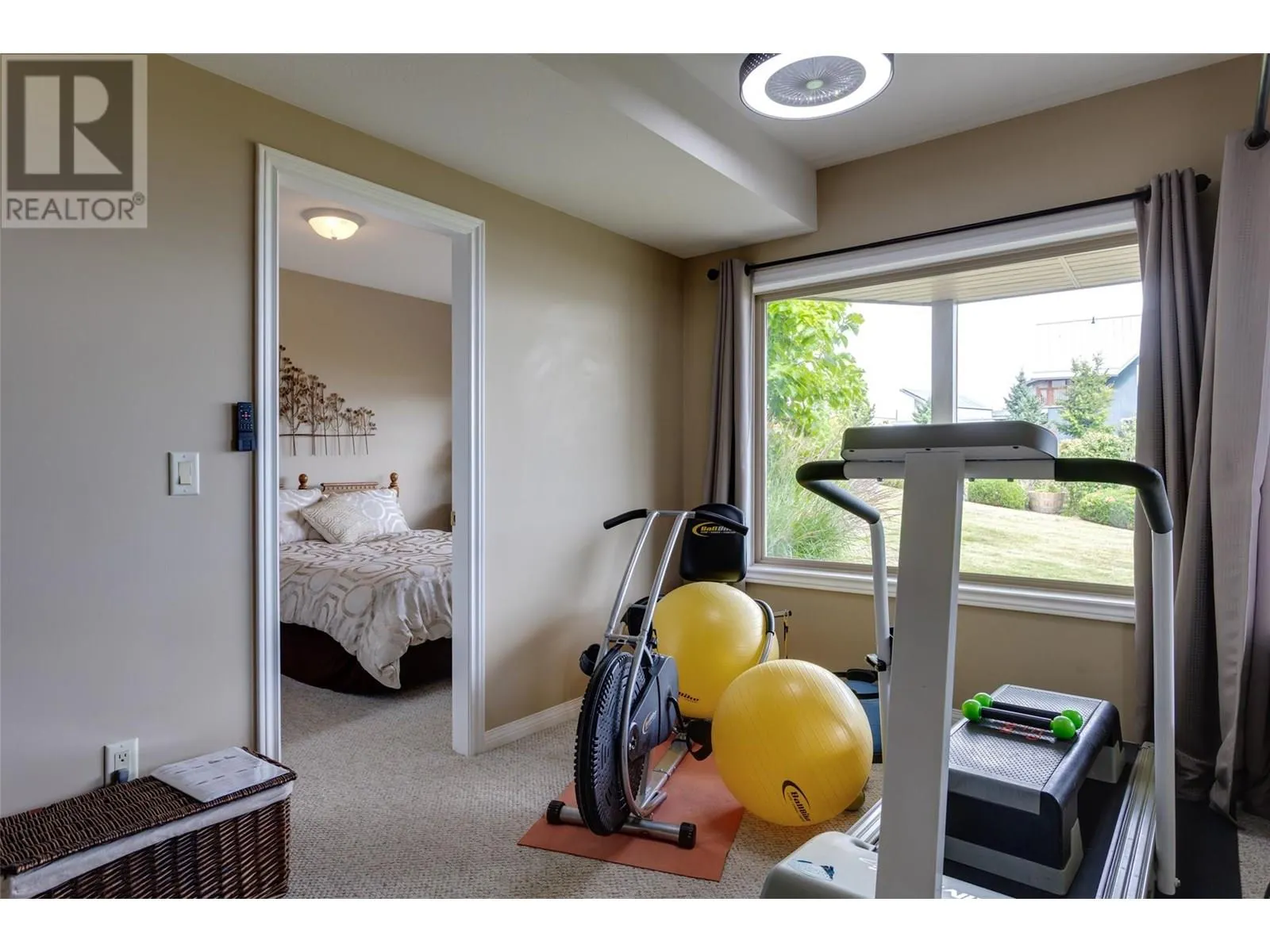 4074 Gellatly Road Unit# 221