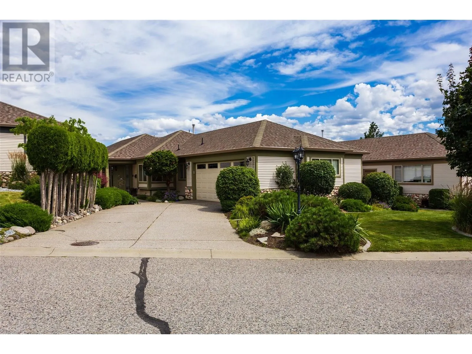 4074 Gellatly Road Unit# 221