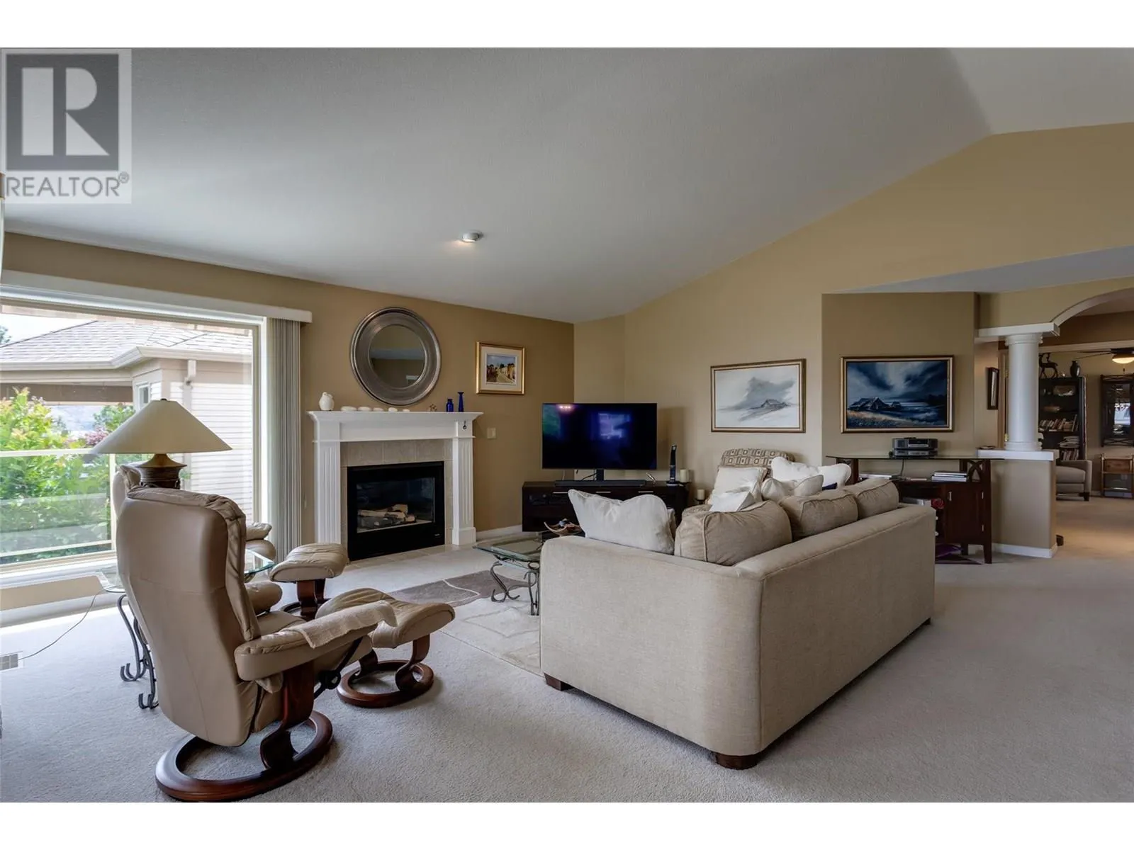 4074 Gellatly Road Unit# 221