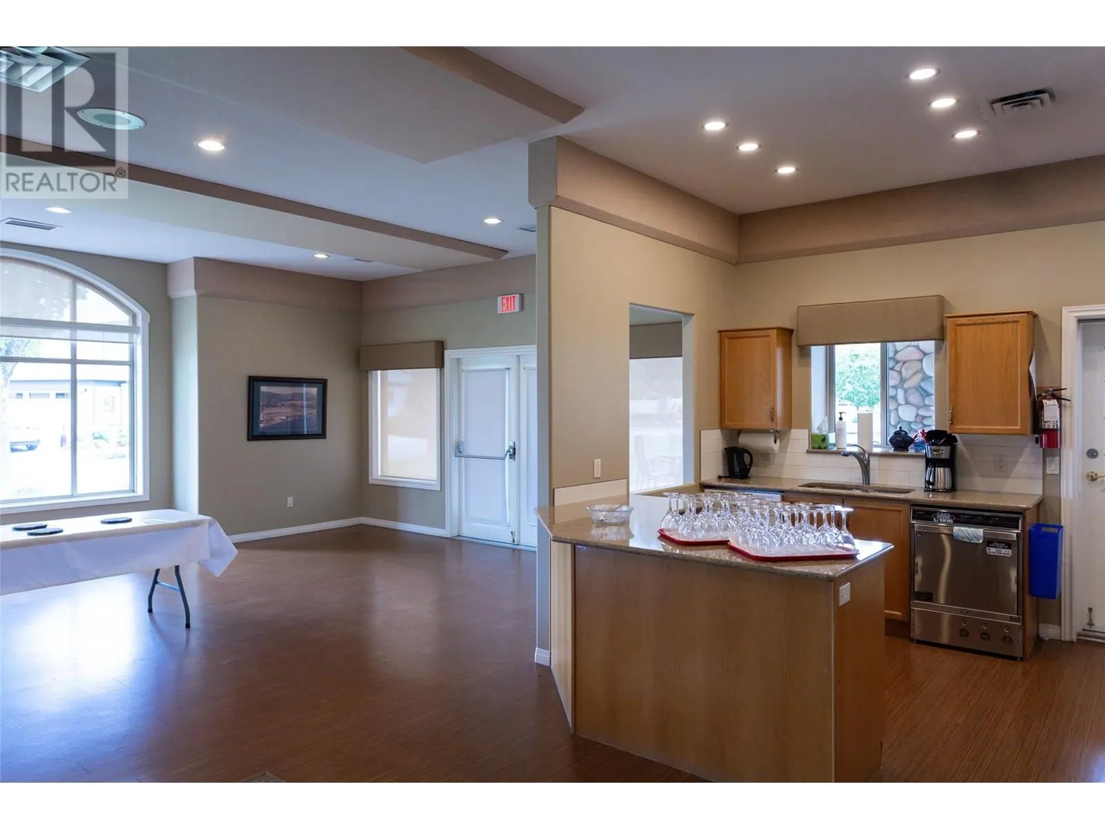 4074 Gellatly Road Unit# 221