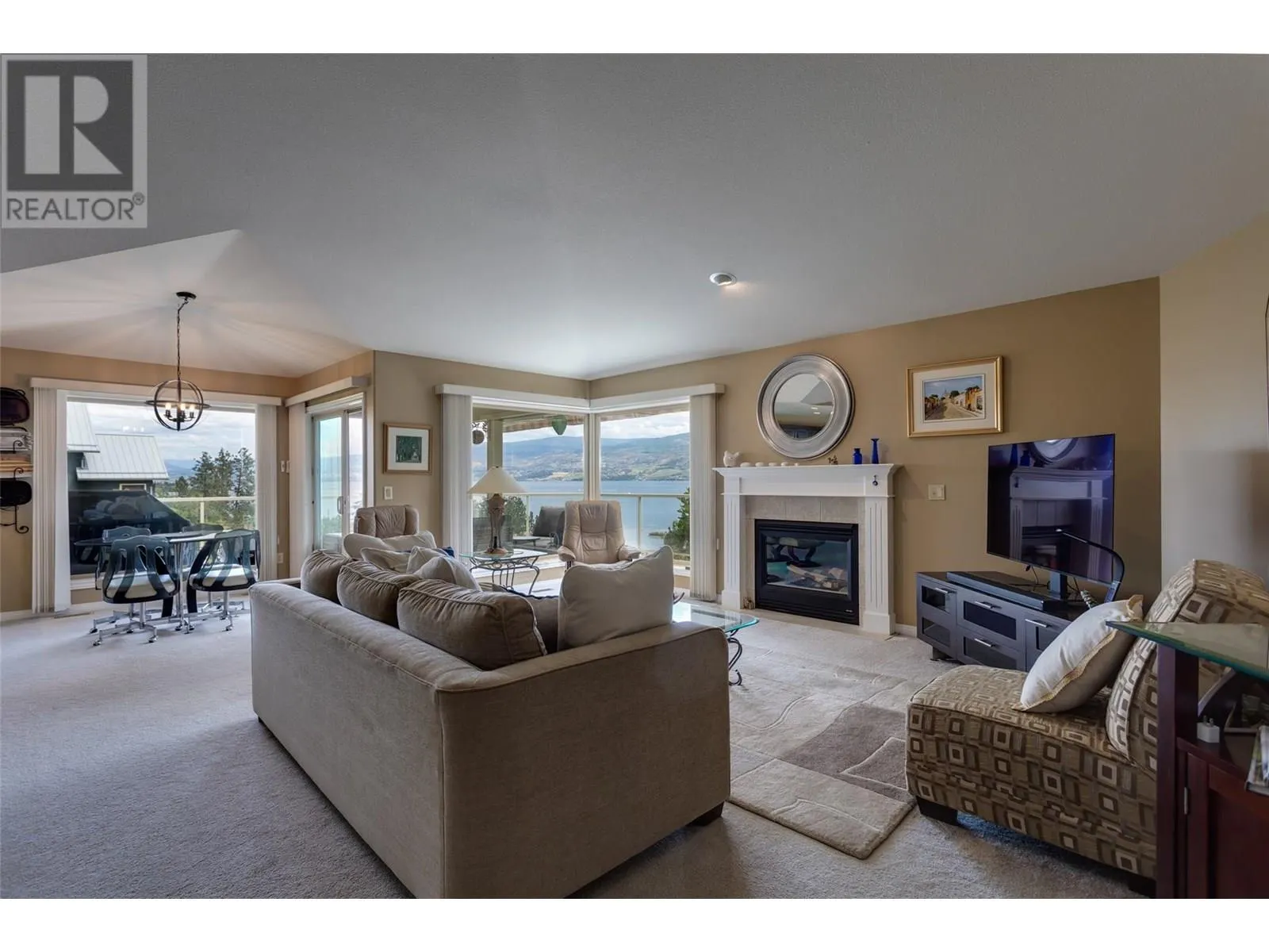 4074 Gellatly Road Unit# 221
