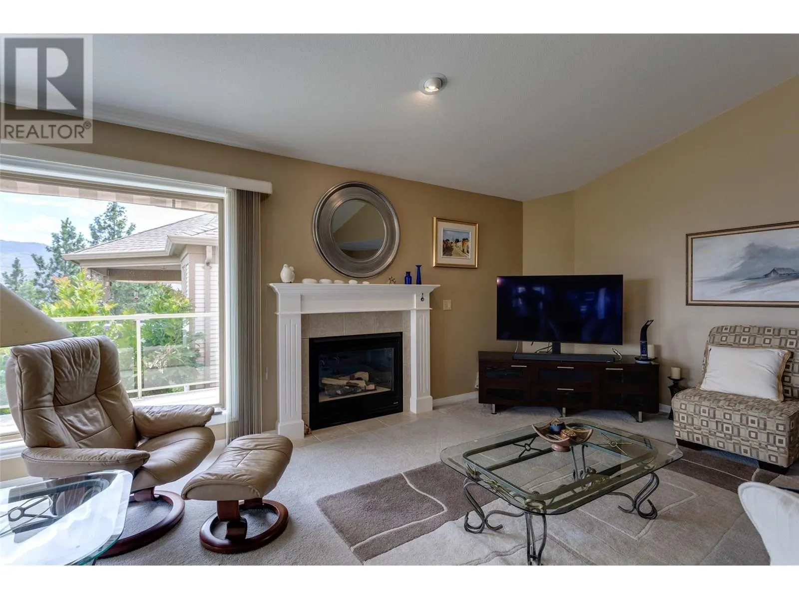 4074 Gellatly Road Unit# 221