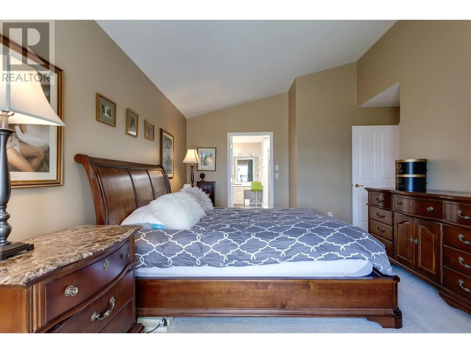 4074 Gellatly Road Unit# 221