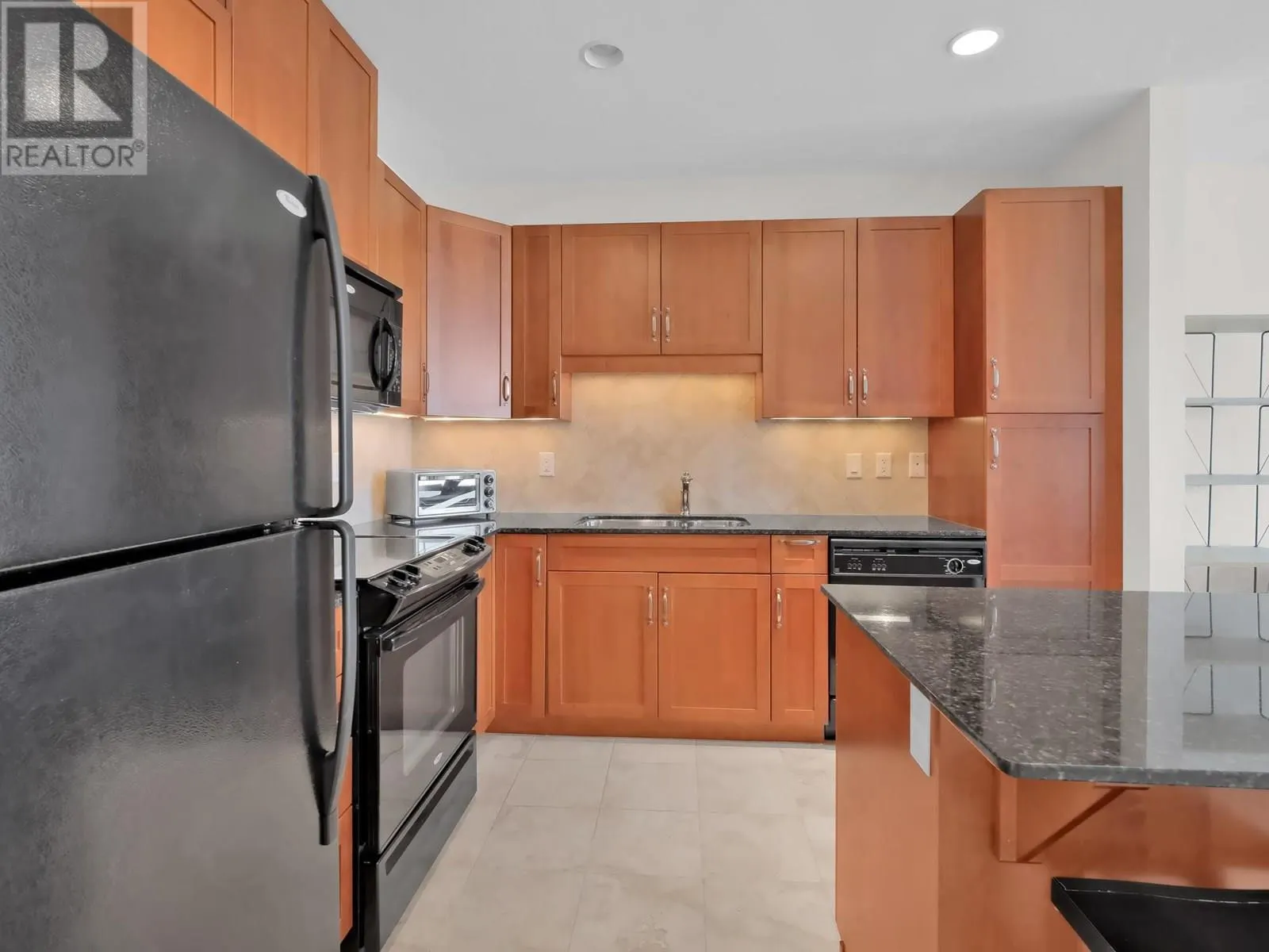 3301 SKAHA LAKE Road Unit# 601