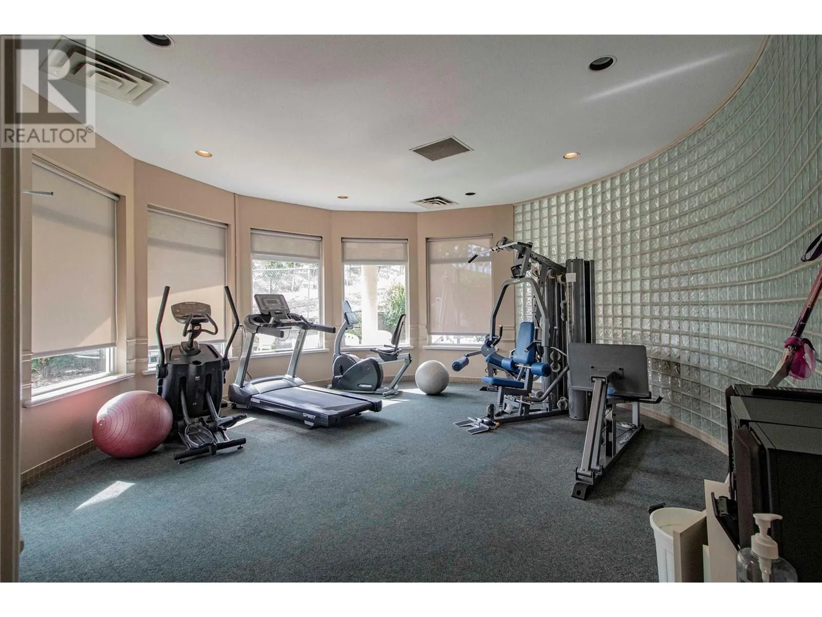 3948 Finnerty Road Unit# 145