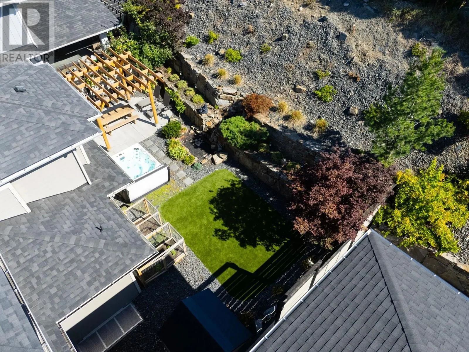 453 Lakepointe Drive