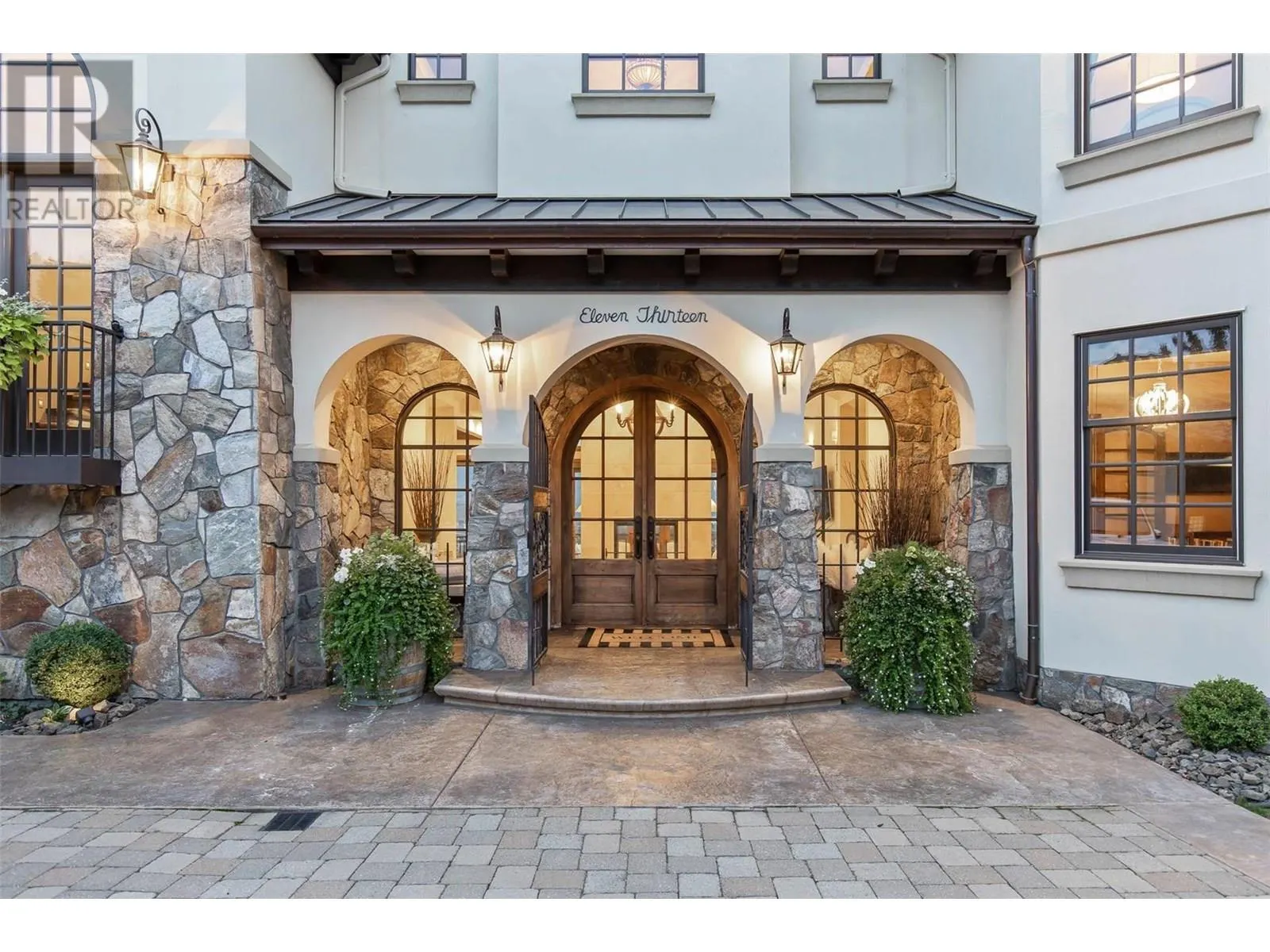 1113 Parkbluff Lane