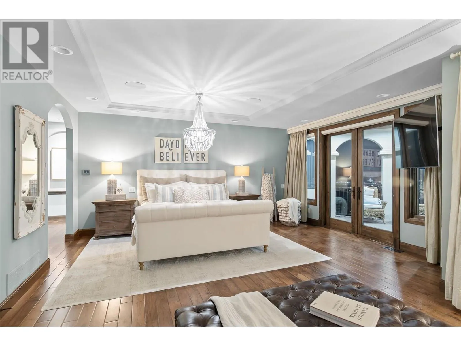1113 Parkbluff Lane