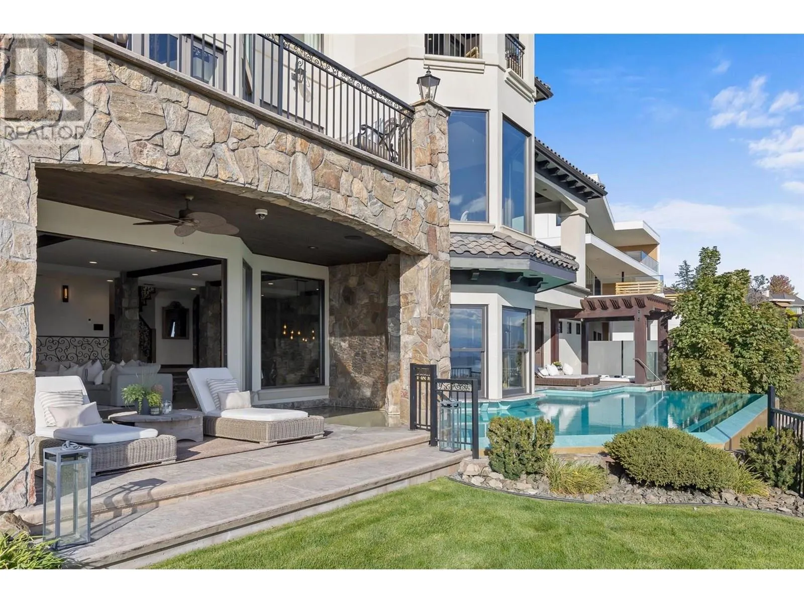 1113 Parkbluff Lane