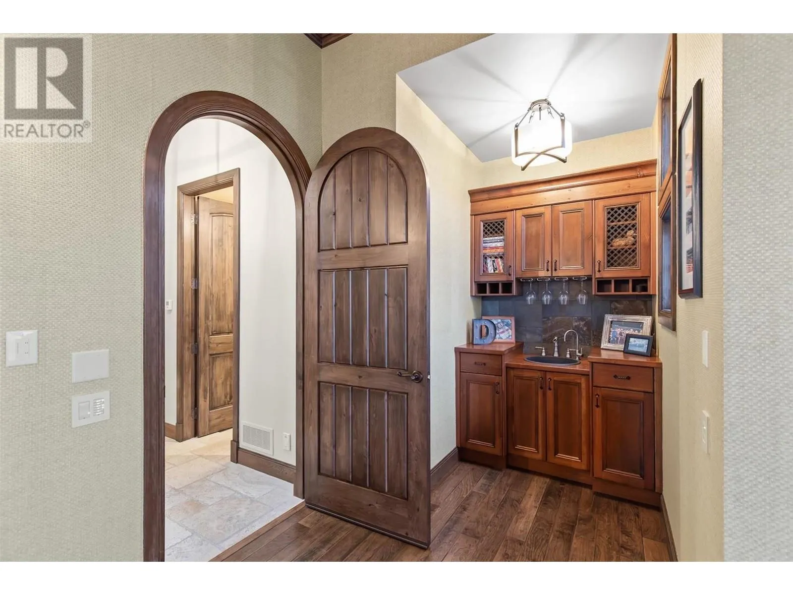 1113 Parkbluff Lane