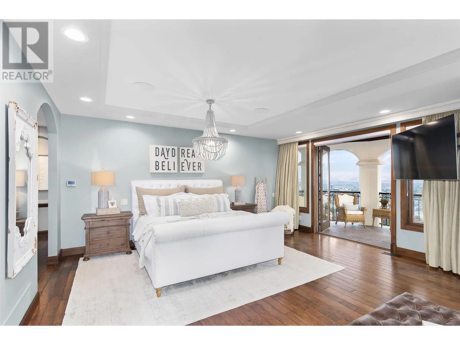 1113 Parkbluff Lane
