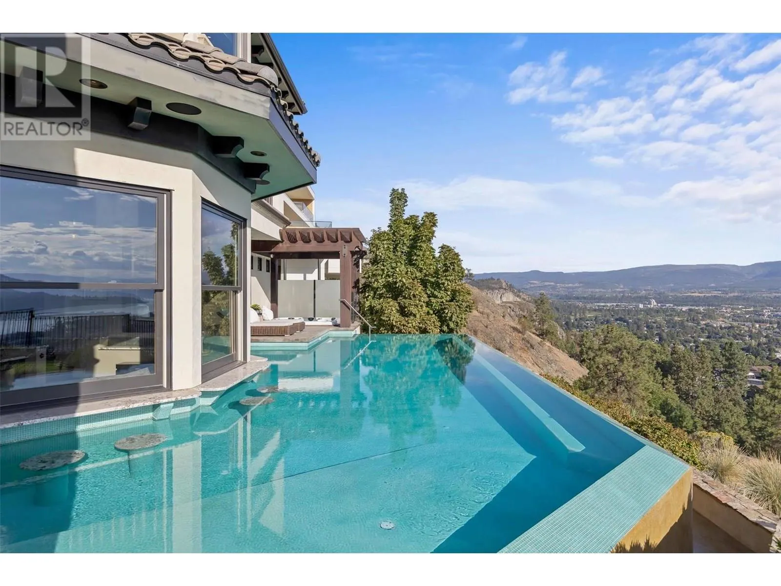 1113 Parkbluff Lane