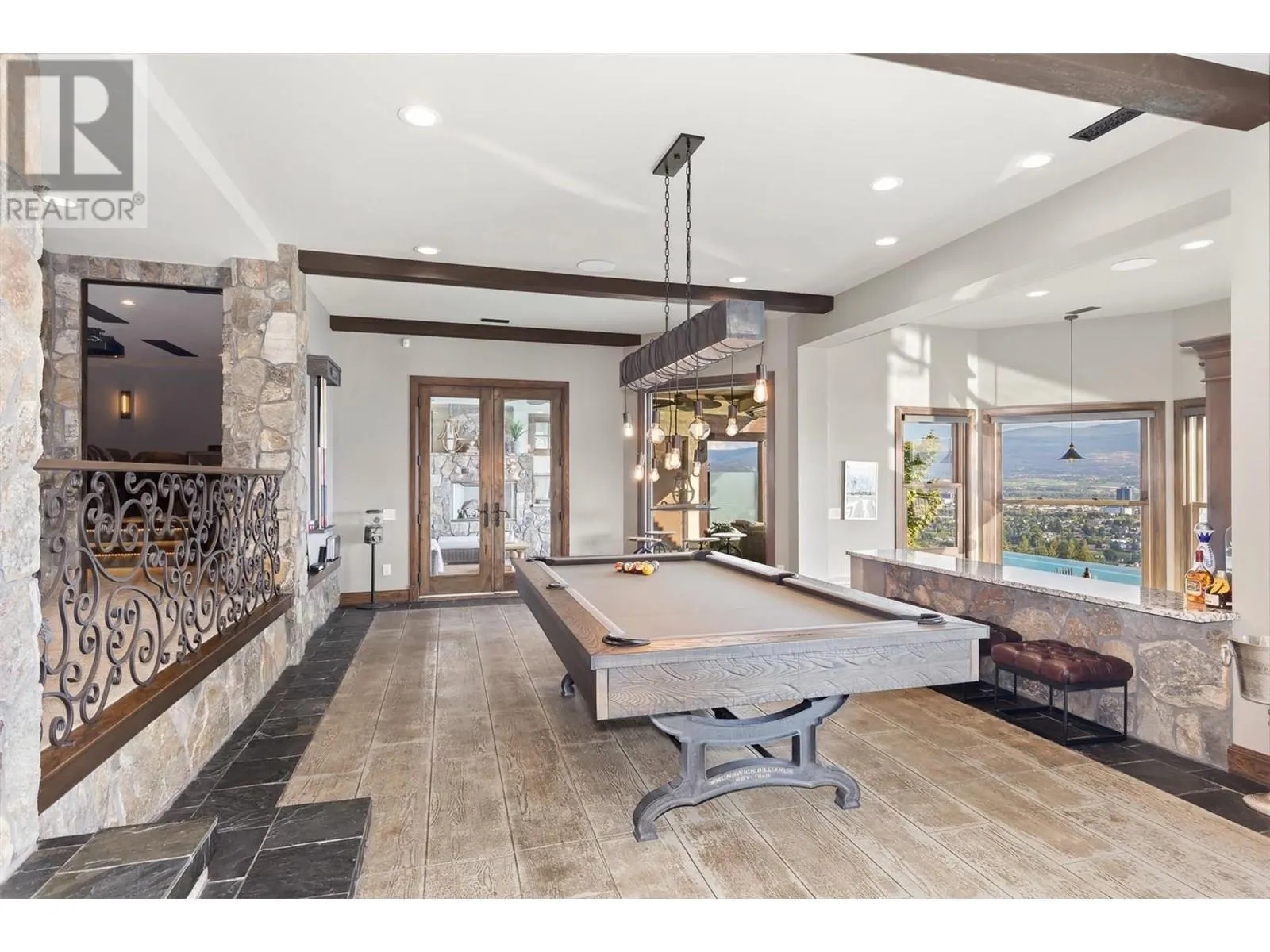 1113 Parkbluff Lane