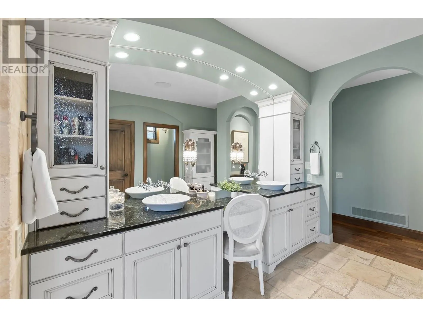 1113 Parkbluff Lane