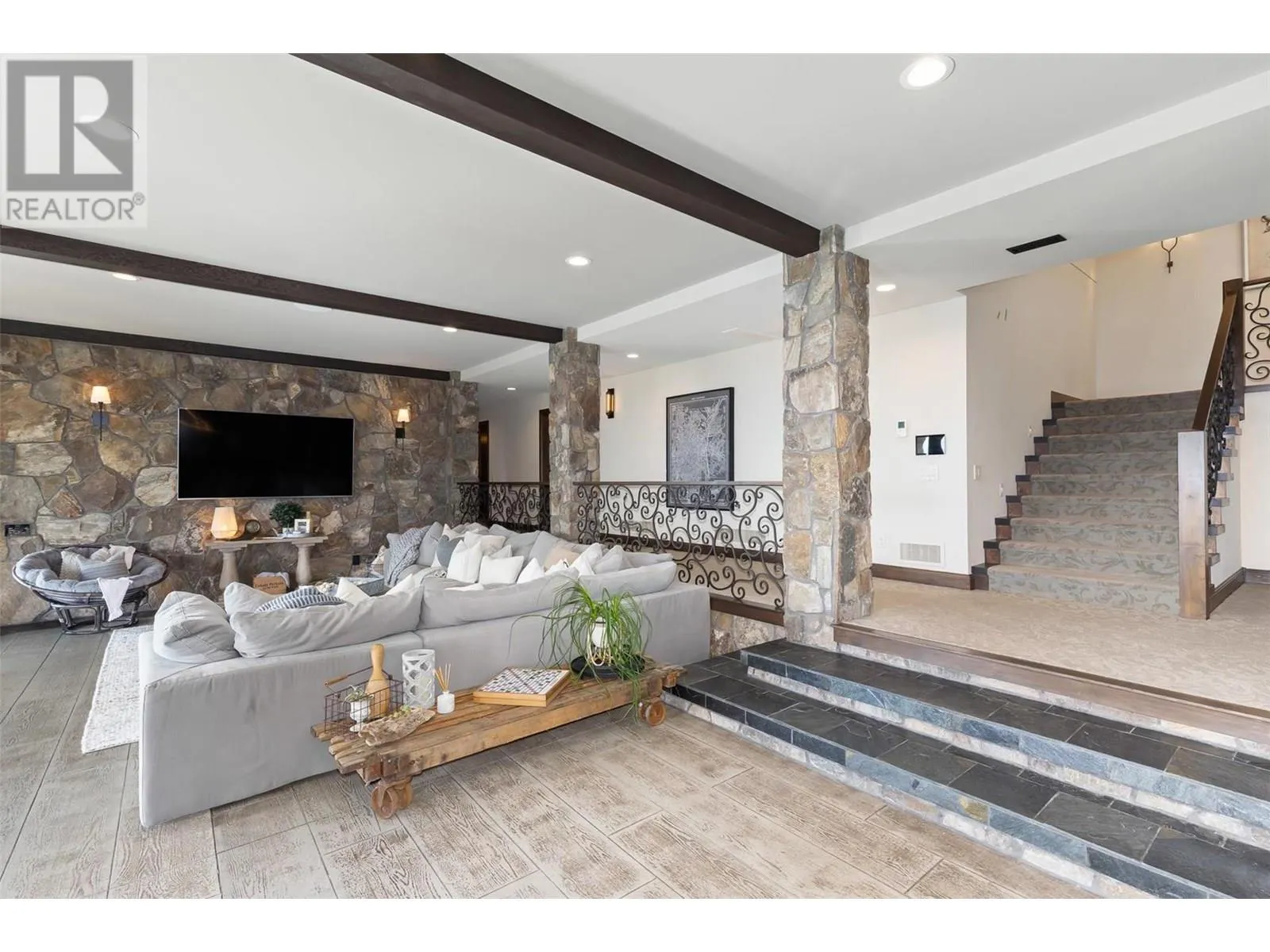 1113 Parkbluff Lane